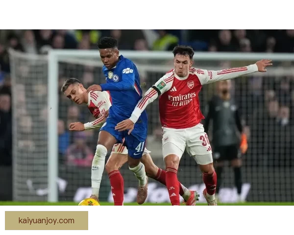 拉明怒斥判罚风波杰拉德马丁解围未吃红牌引热议与裁判尺度争议升级